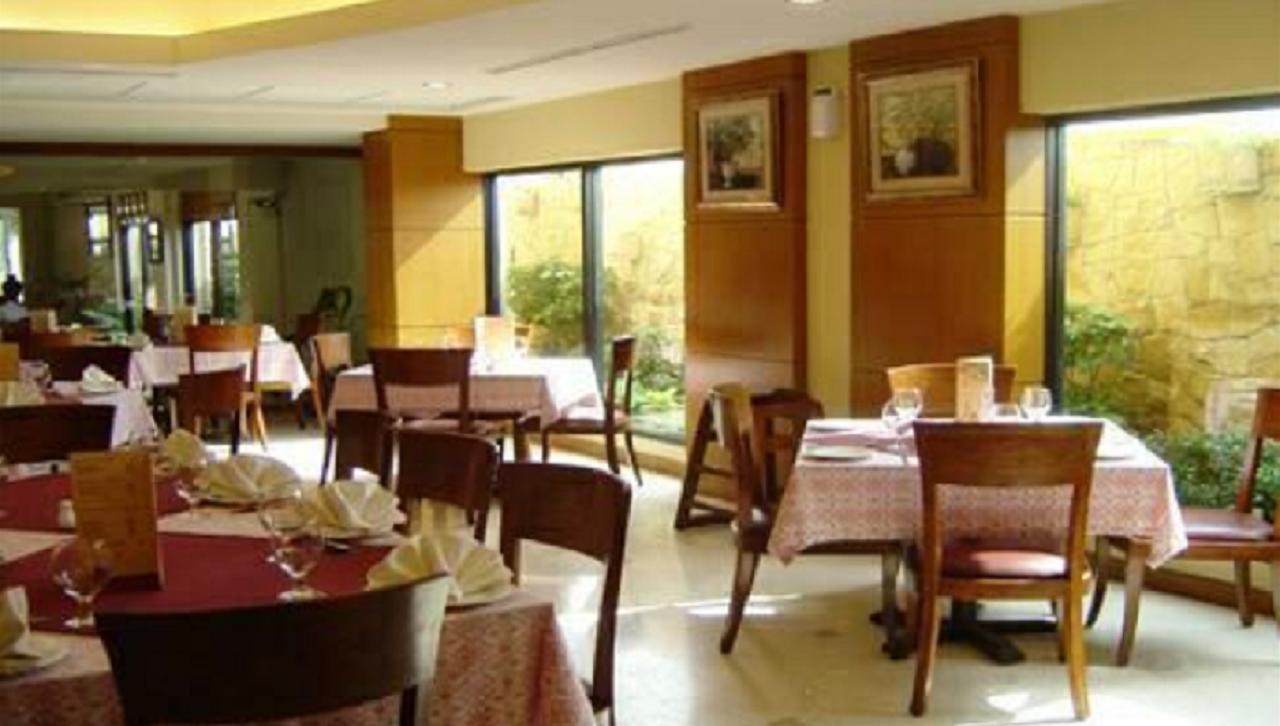 Embassy Inn, קראצ'י מראה חיצוני תמונה